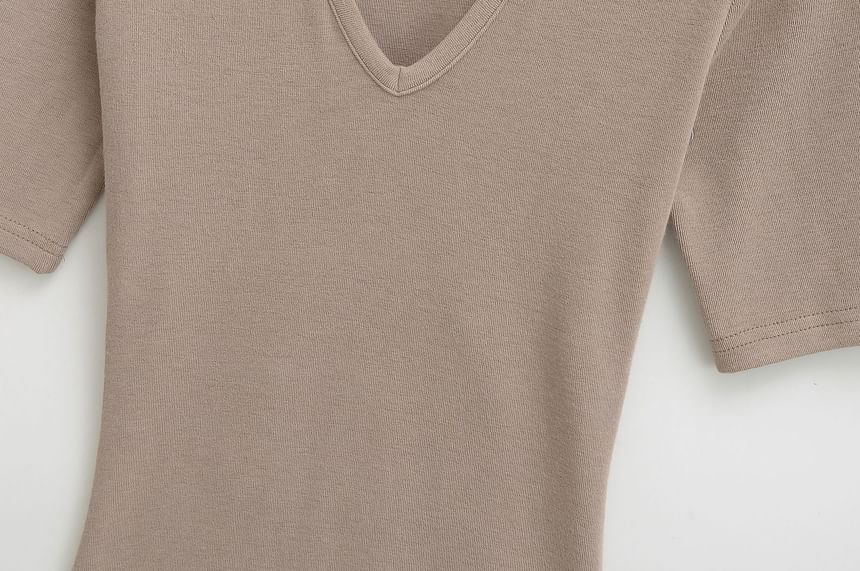 V-Neck Plain Short-Sleeved Tee