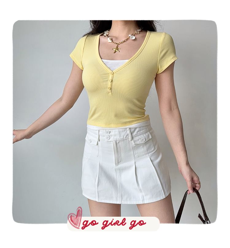 Mock Two-Piece V-Neck Short-Sleeved Plain Tee