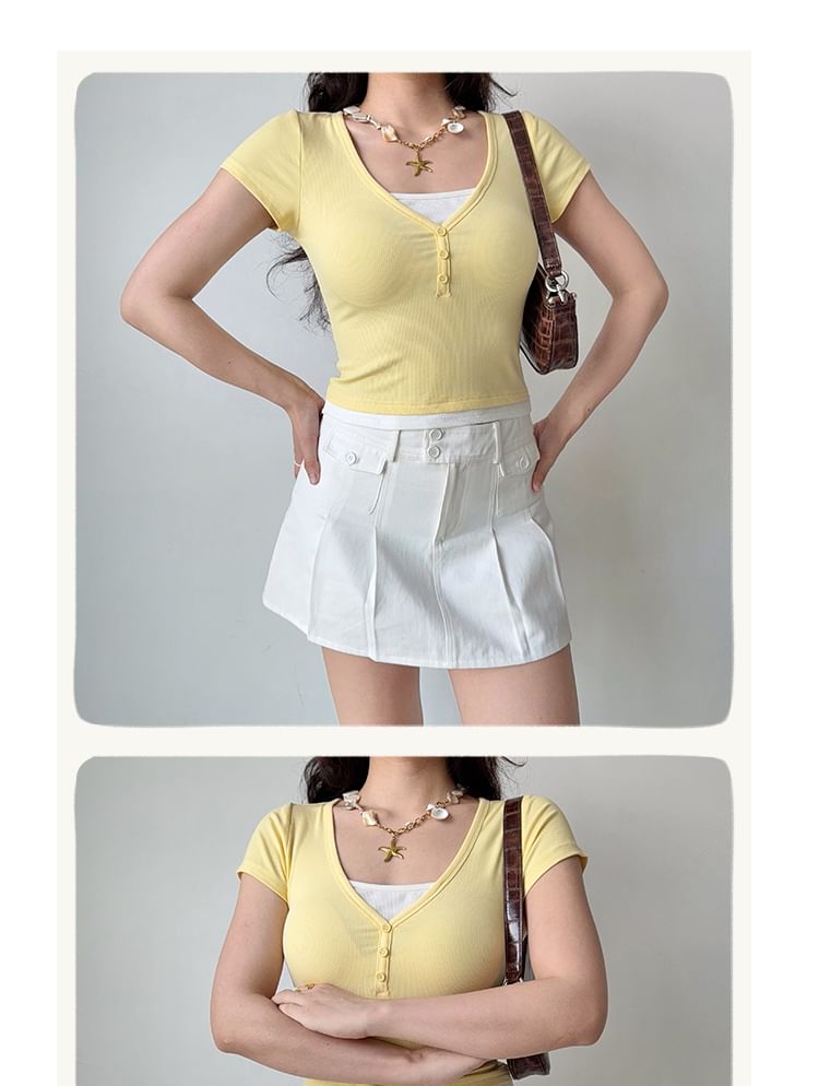 Mock Two-Piece V-Neck Short-Sleeved Plain Tee