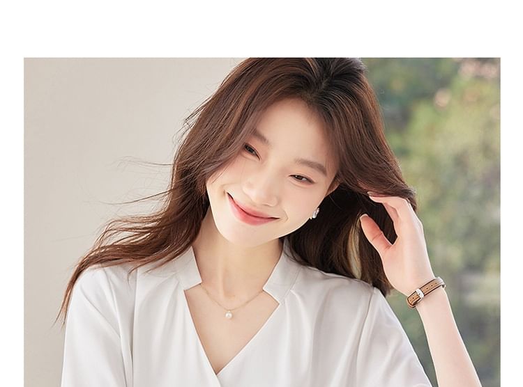 Plain V-Neck Long-Sleeved Blouse