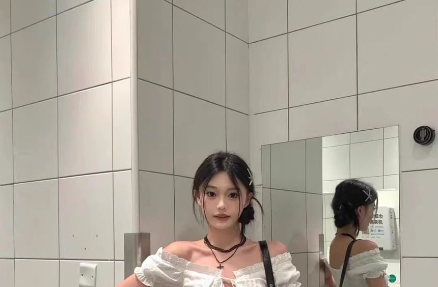 Puff Sleeve Notch Neck Lace Trim Pintuck Crop Top