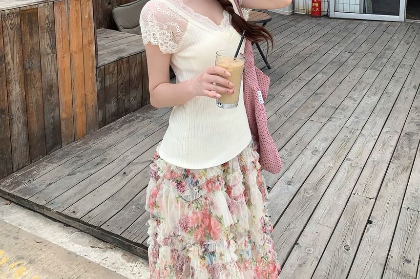 Short Sleeve V-Neck Lace Panel Slim Fit Top