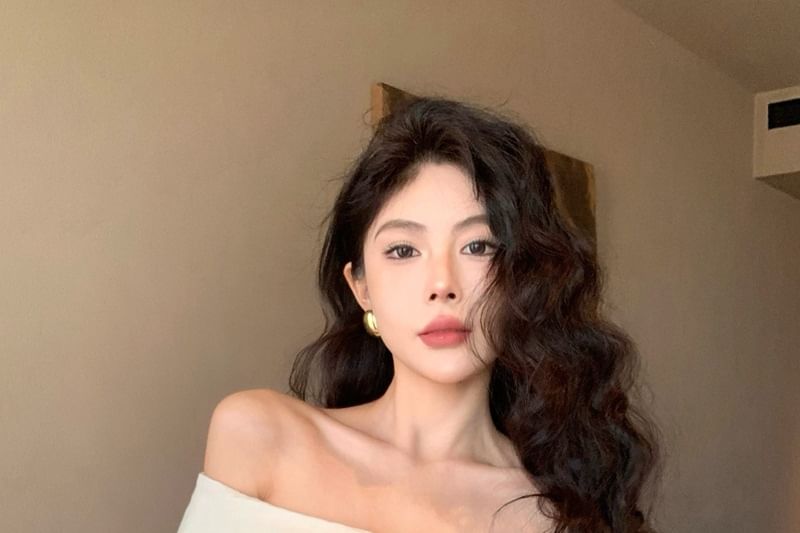 Off Shoulder Long-Sleeve Lace Top