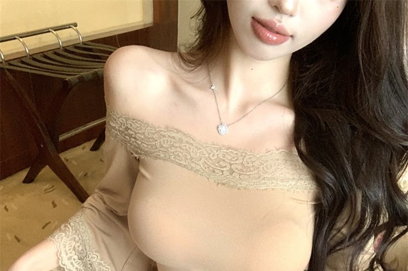 3/4 Sleeve Off Shoulder Lace Trim Crop Top