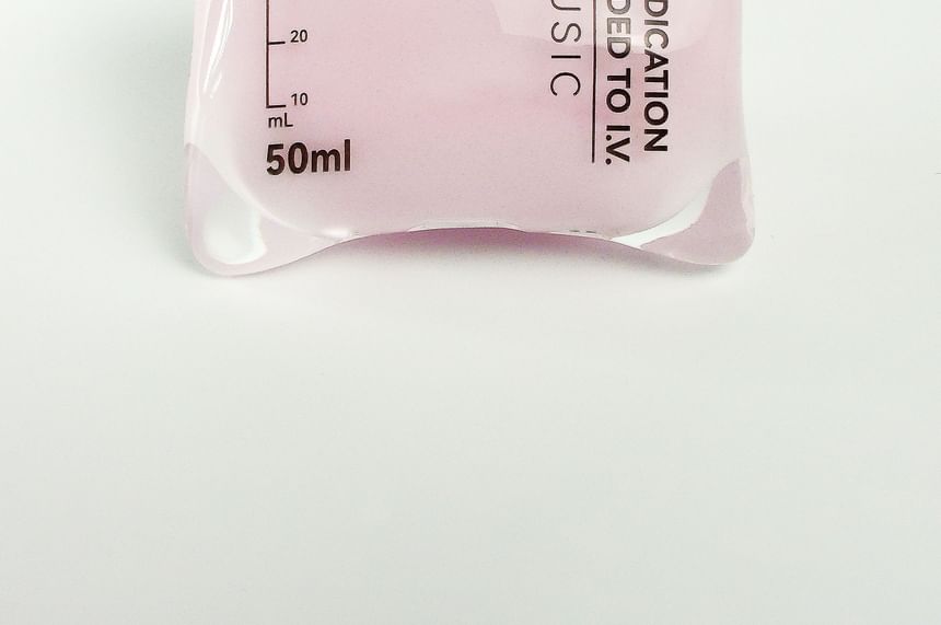 IV Bag AirPods / Pro Earphone Case Skin