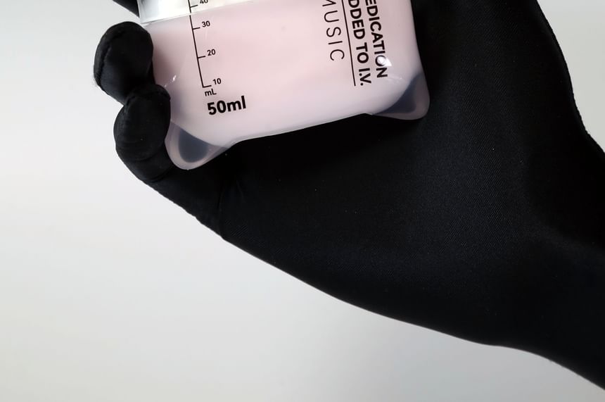 IV Bag AirPods / Pro Earphone Case Skin