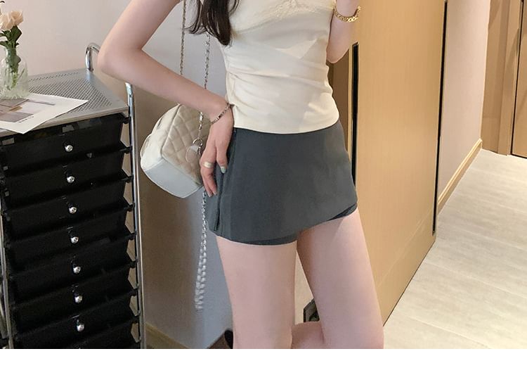 V-Neck Lace Trimmed Tee Short Sleeve