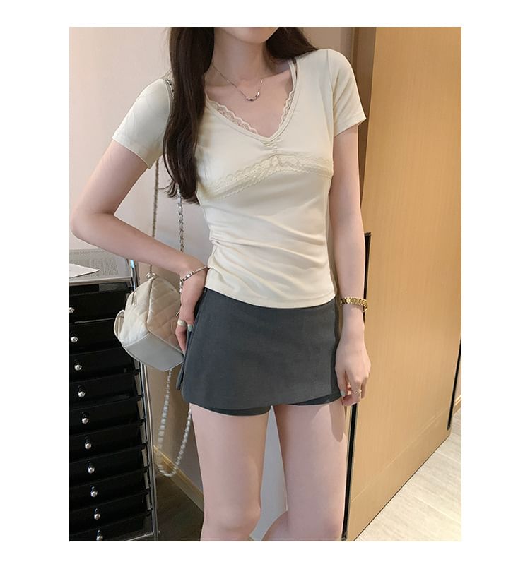 V-Neck Lace Trimmed Tee Short Sleeve