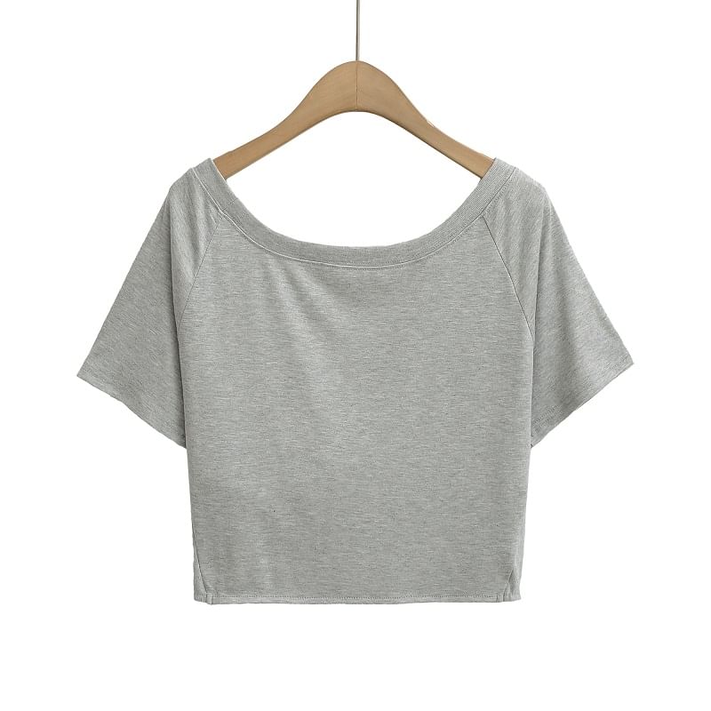 Knot-Front Scooped-Neck Short-Sleeved Crop Tee