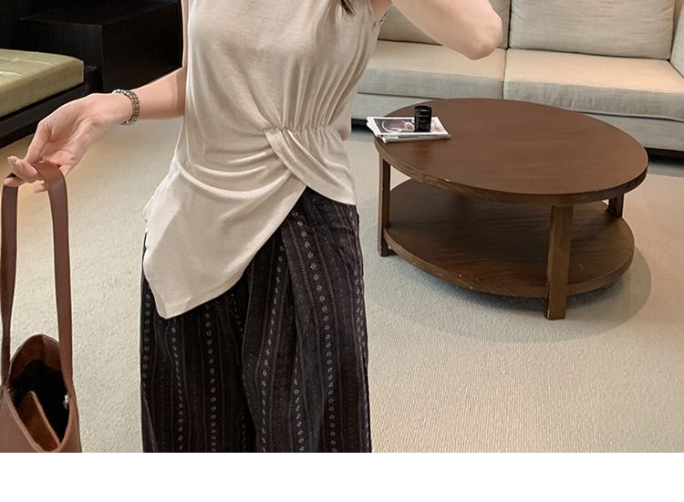 Ruched Asymmetric Sleeveless Tank Top with Round Neckline