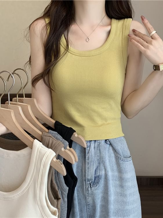 Plain Scooped-Neck Tank Top