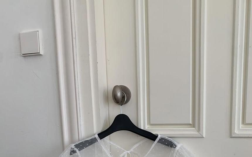 Dotted Sheer Short-Sleeved Round-Necked Crop Top
