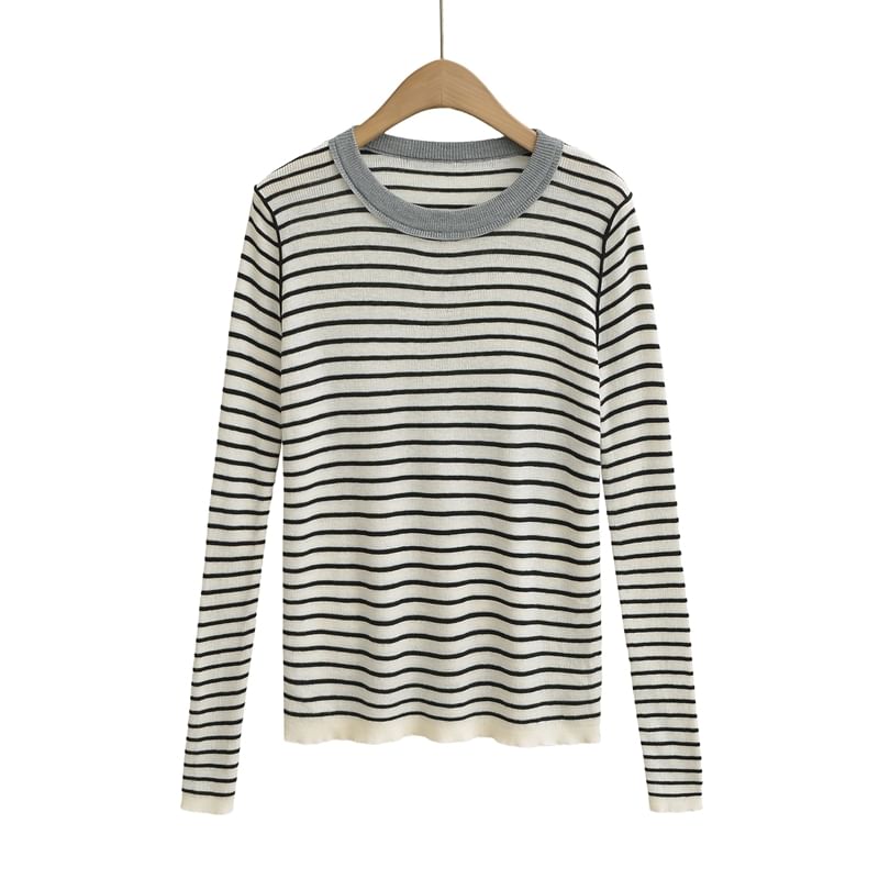 Striped Knit Round-Neck Long-Sleeved Top