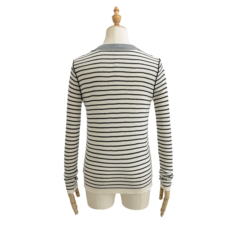 Striped Knit Round-Neck Long-Sleeved Top