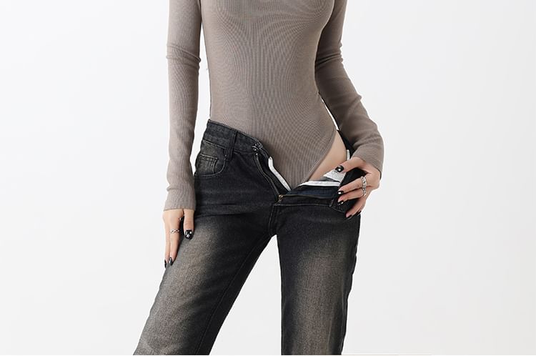 Ribbed Notch-Neck Long-Sleeved Bodysuit Top