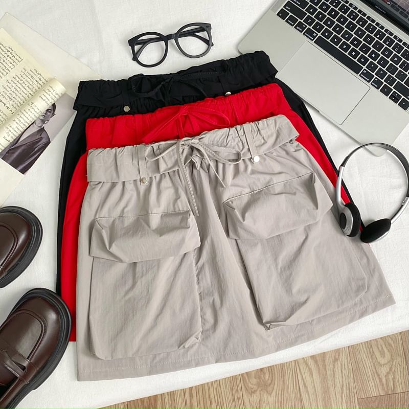 Adjustable Waist Plain A-Line Cargo Mini Skirt