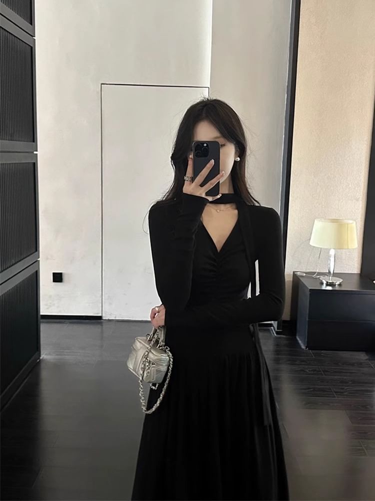 Long-Sleeve V-Neck Plain Maxi A-Line Dress