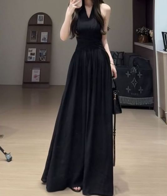 Sleeveless Halter Plain Maxi A-Line Dress