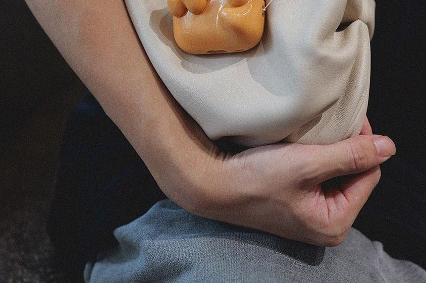 Hand Gesture Apple AirPods / Pro Earphone Case Skin