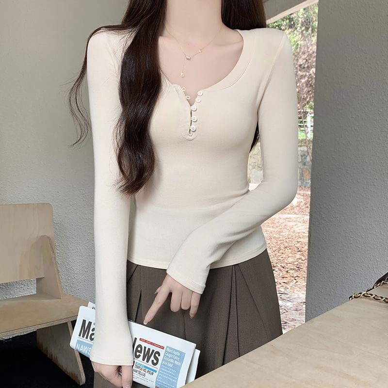 Plain Slim-Fit Half-Button V-Neck Tee, Long-Sleeved