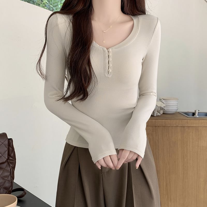 Plain Slim-Fit Half-Button V-Neck Tee, Long-Sleeved