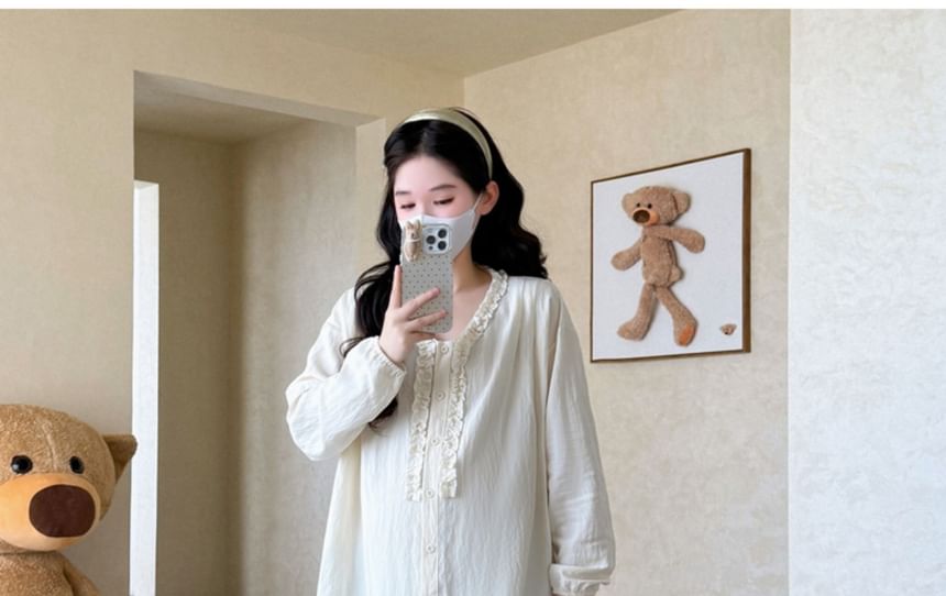 Ruffled Maternity Blouse with Puff Sleeves and V-Neck