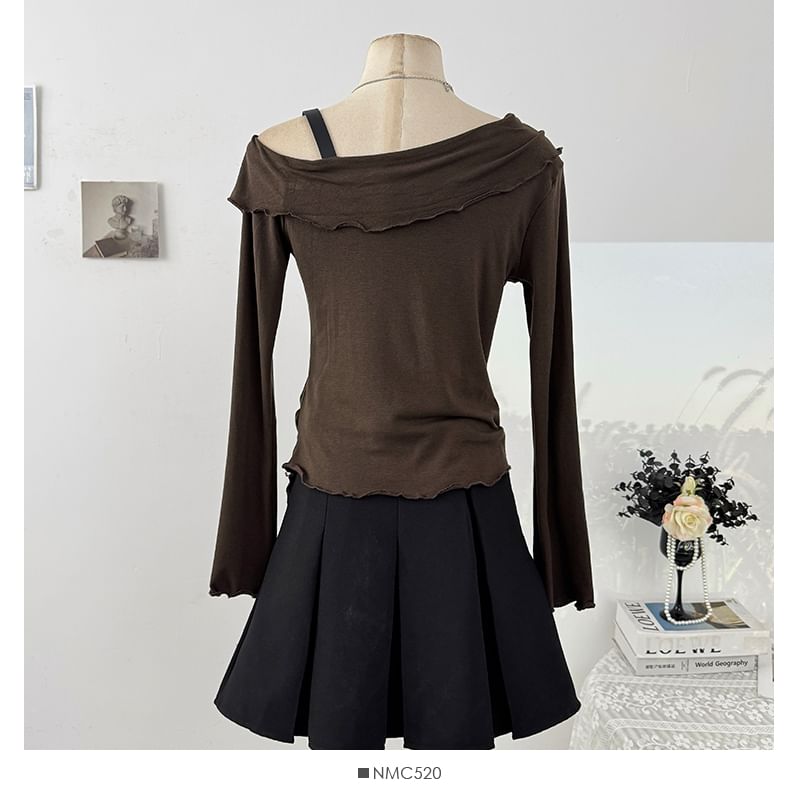 Plain Ruffled-Trim Cold-Shoulder Asymmetric Slim Top, Long-Sleeved