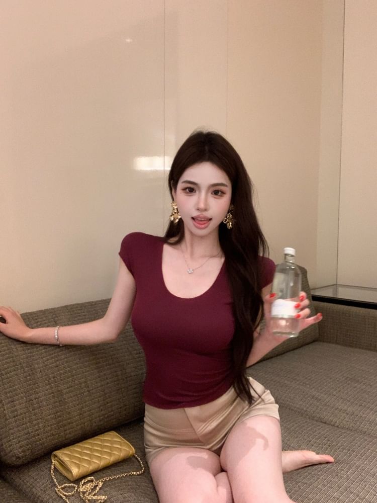 Plain Scoop-Neck Cap-Sleeved Top