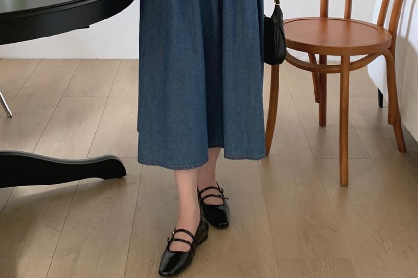 Puff-Sleeve Crew Neck Dotted Blouse / Denim Maxi Dungaree Dress
