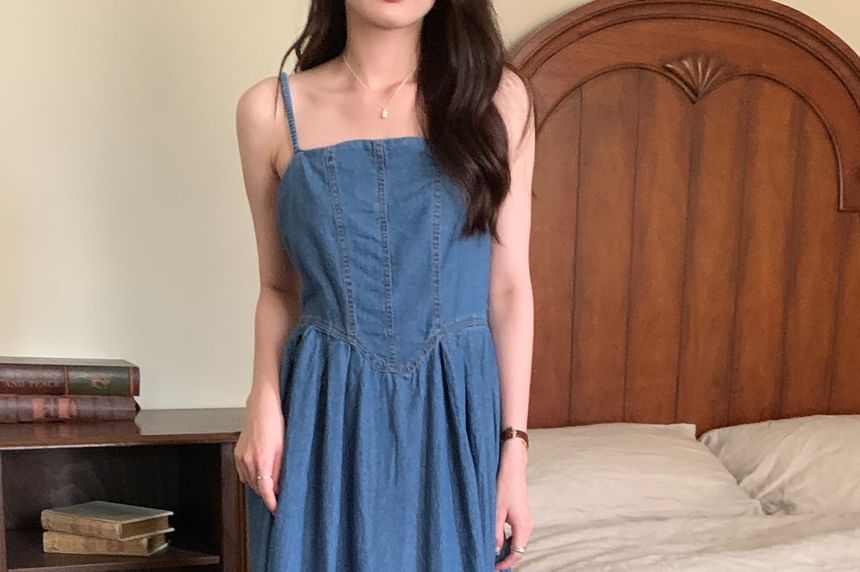 Puff-Sleeve Crew Neck Dotted Blouse / Denim Maxi Dungaree Dress