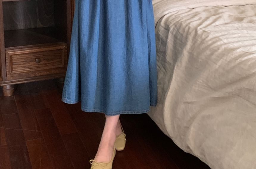 Puff-Sleeve Crew Neck Dotted Blouse / Denim Maxi Dungaree Dress