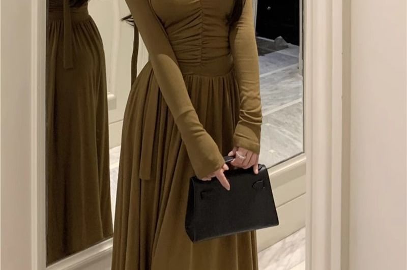 Long-Sleeve V-Neck Plain Ruched Maxi A-Line Dress