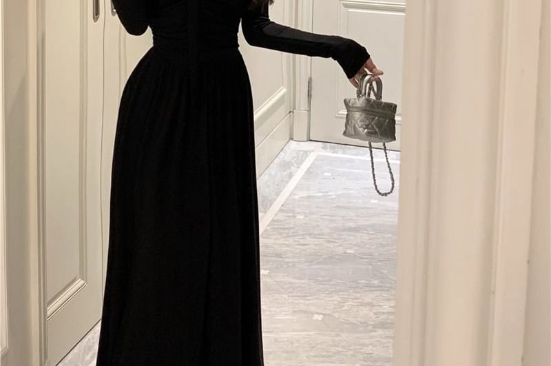 Long-Sleeve V-Neck Plain Ruched Maxi A-Line Dress