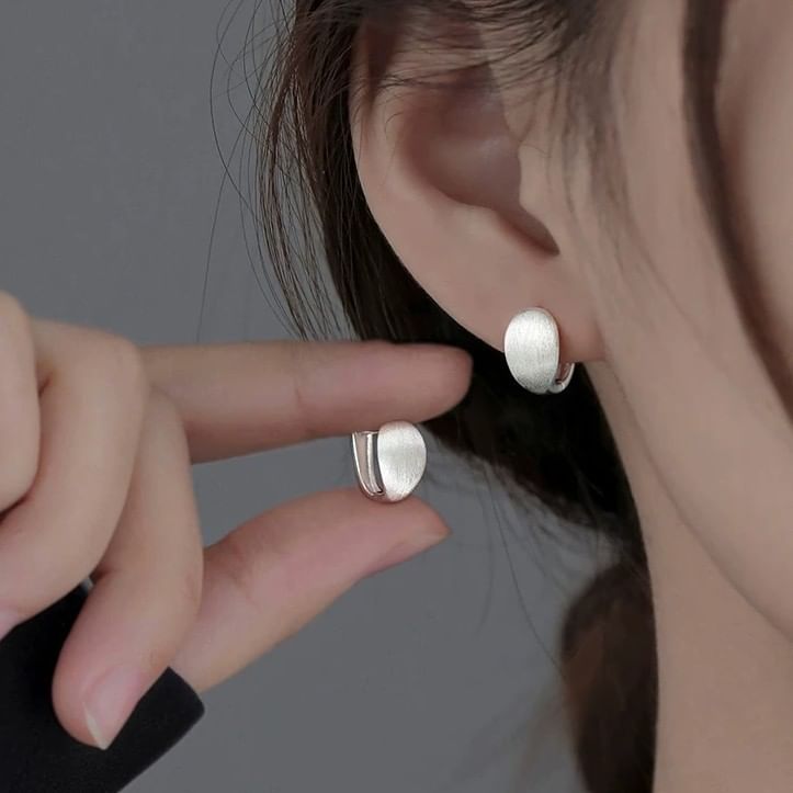 Oval Alloy Stud Earring