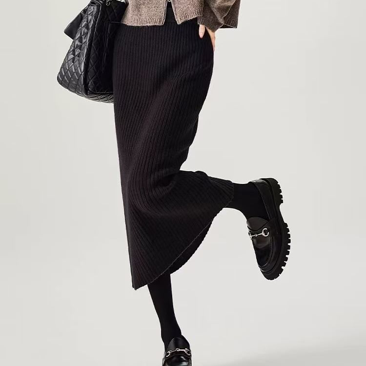 Knit Midi H-Line Skirt with High Rise