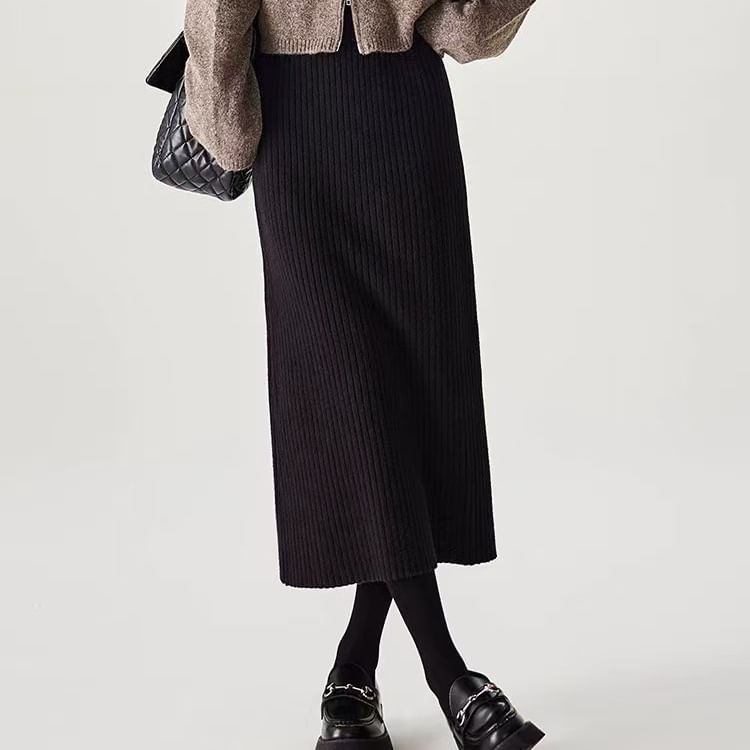 Knit Midi H-Line Skirt with High Rise