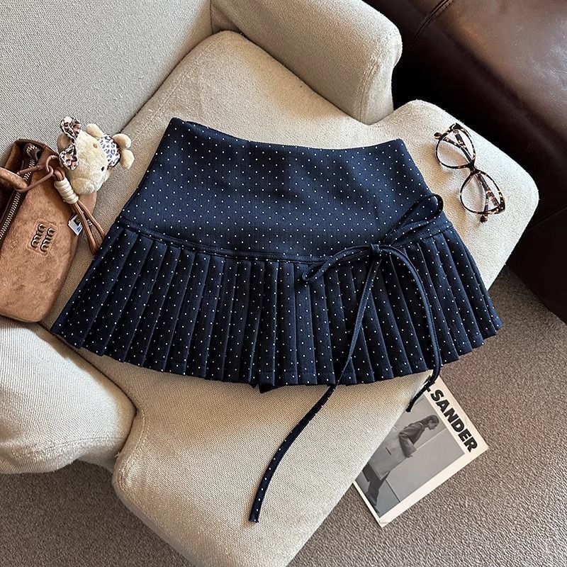 Dotted Mini Pleated Skirt with Low Waist
