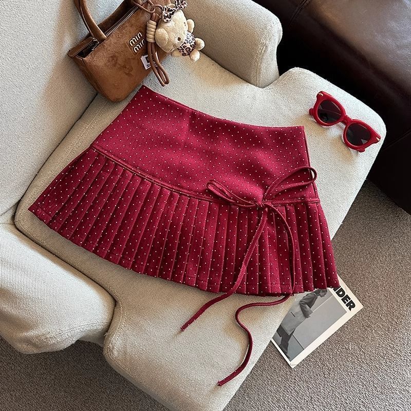 Dotted Mini Pleated Skirt with Low Waist