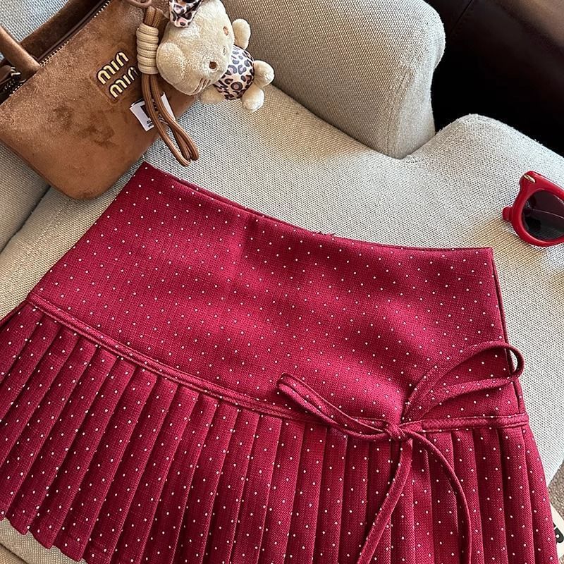 Dotted Mini Pleated Skirt with Low Waist