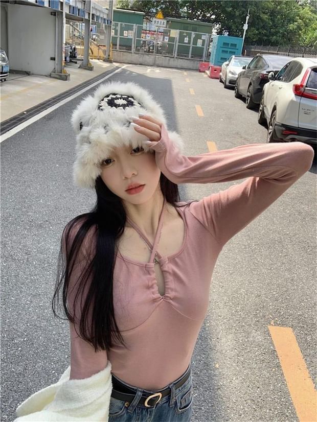 Halter Style Slim Fit Tee with Extended Sleeves and Solid Color