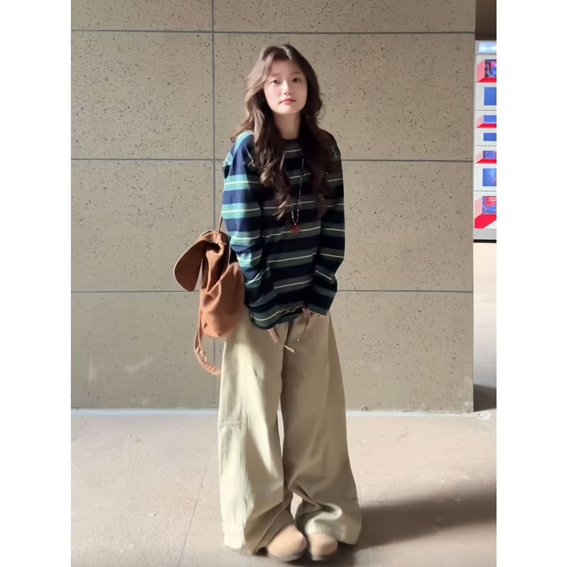 Striped Round Neck T-Shirt with Extended Sleeves and Classic Style