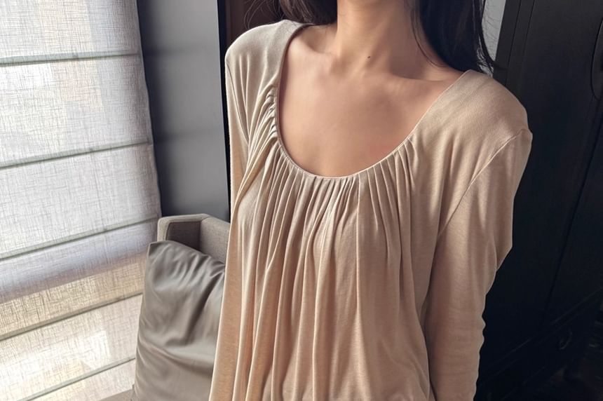 U-Neck Solid Top with Long Sleeves & High-Waist A-Line Maxi Skirt