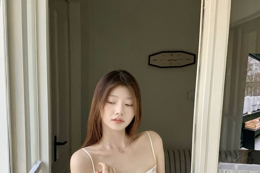 Velvet Cropped Camisole Top with Lace Panel and Slim Fit Silhouette