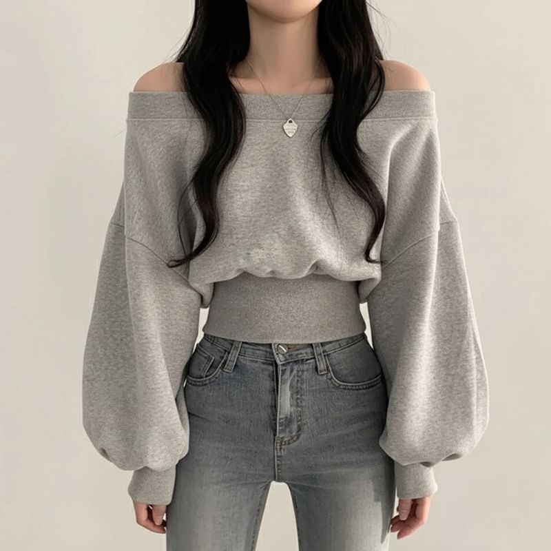 Cold-Shoulder Puff-Sleeve Slim-Fit Sweatshirt in Solid Tone