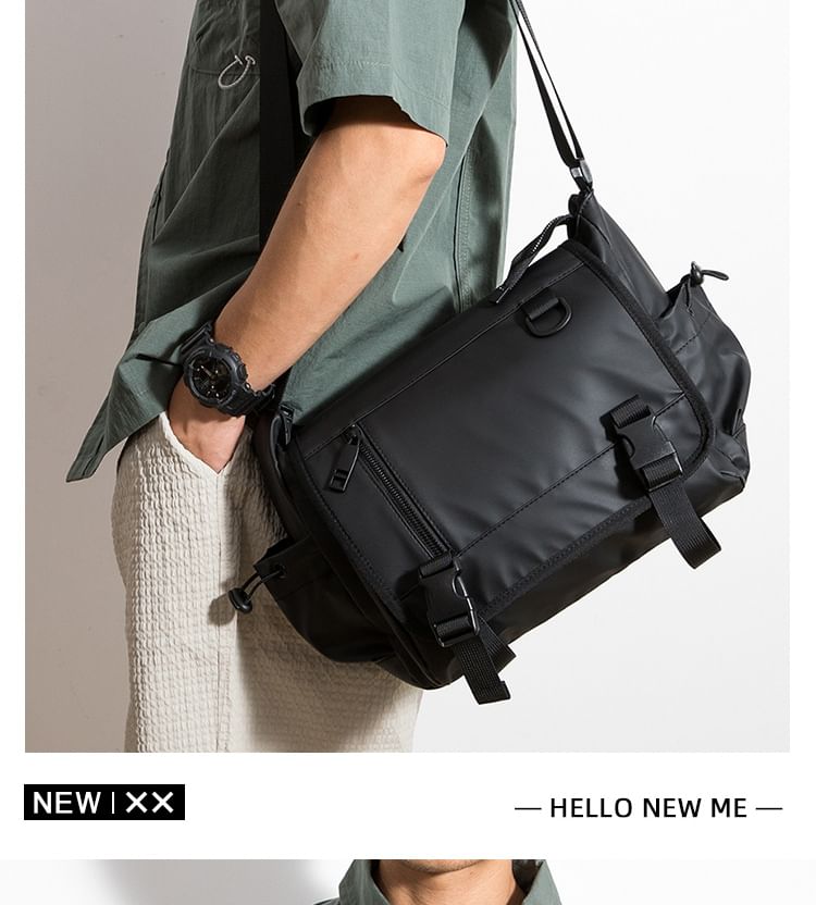 Plain Buckled Messenger Bag