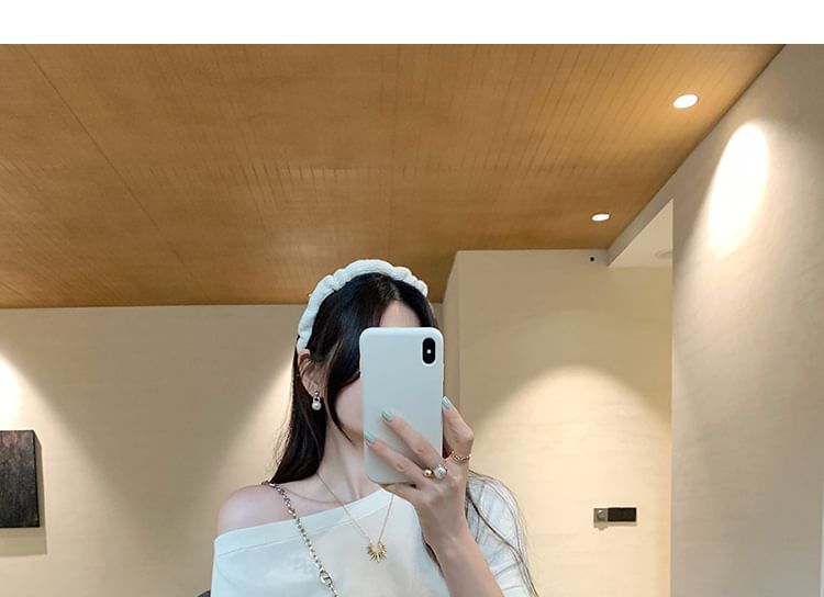 Cropped Knit Top with Off-Shoulder Design and 3/4 Sleeves