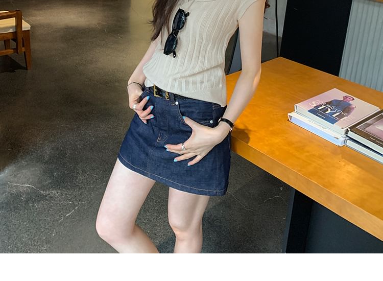 Slim-Fit Knit Top with Cap Sleeves and Notch Lapel in Solid Color