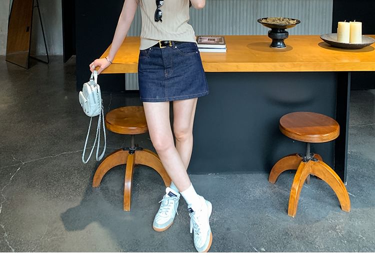 Slim-Fit Knit Top with Cap Sleeves and Notch Lapel in Solid Color