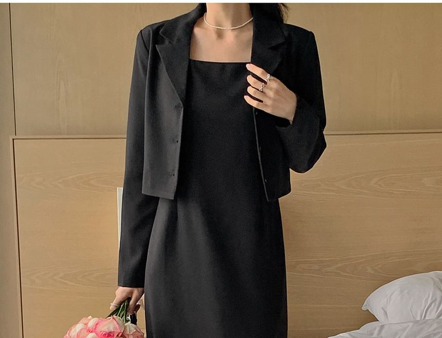 Set: Spaghetti Strap Sweetheart Neck Plain Midi A-Line Dress + Single Breasted Crop Blazer