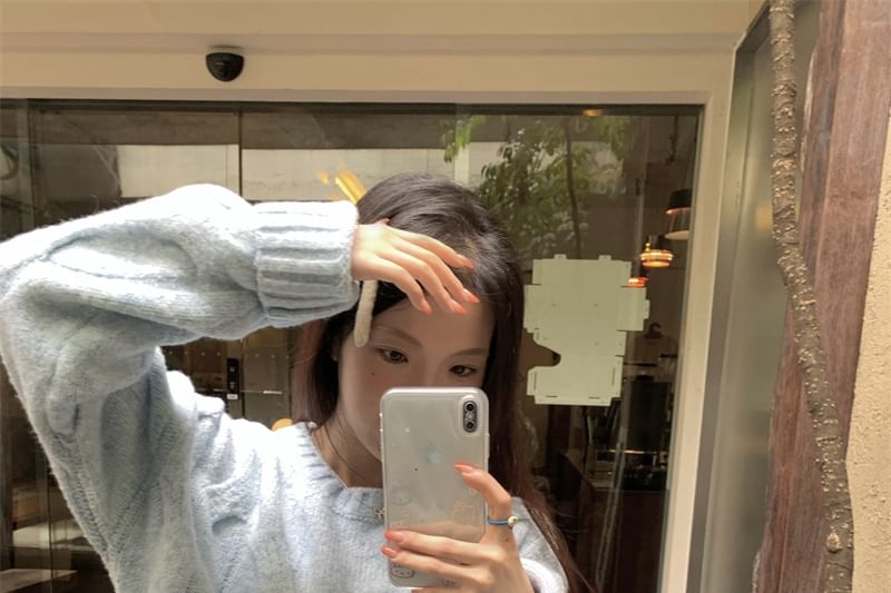 Cable Knit Plain Sweater with Crewneck